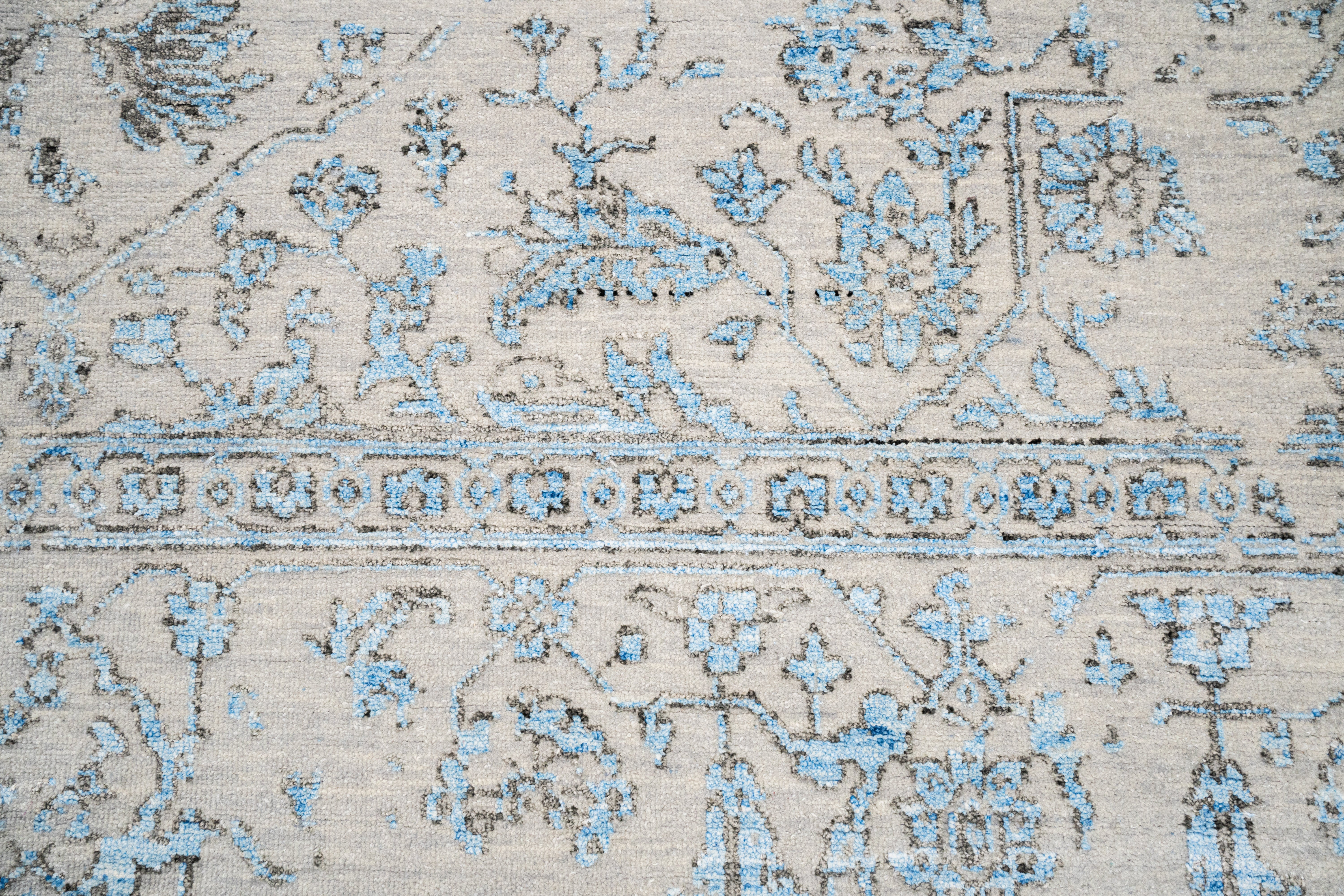 Handknotted Carpet, DIA - 128 SERAPI, Silver &  Sky Blue